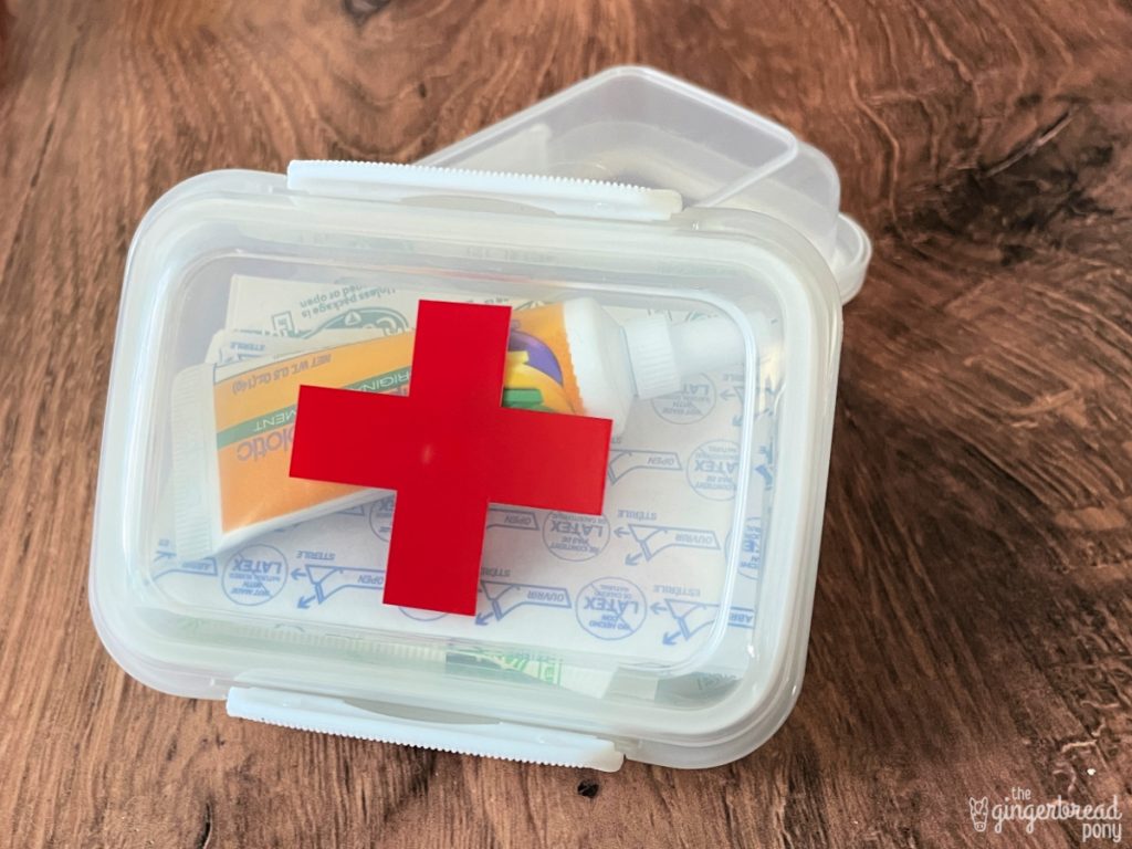 DIY-Mini-First-Aid-Kit-1024×768